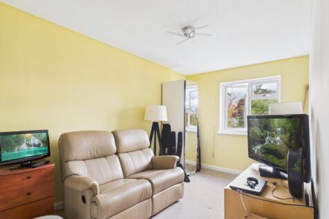 CAM01740G0-PR0453-STILL004