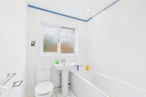 CAM01740G0-PR0453-STILL003