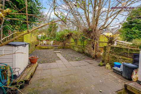Roundhill Crescent-8