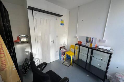 WhatsApp Image 20250127 at 161706_e4aa4c03.jpg