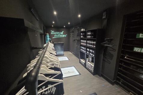 WhatsApp Image 20251001 at 124433_d1b8c927.jpg