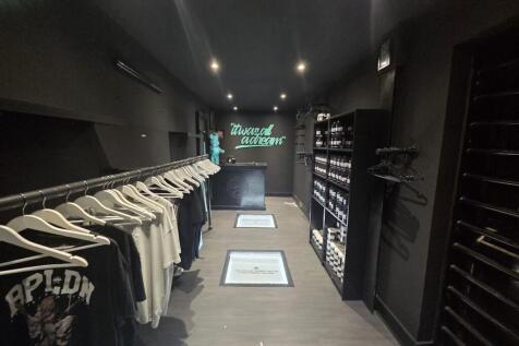 WhatsApp Image 20251001 at 124435_b1815d25.jpg