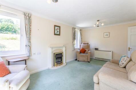 Living Room-3.jpg