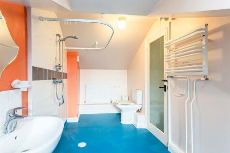 Shower Room1.jpg