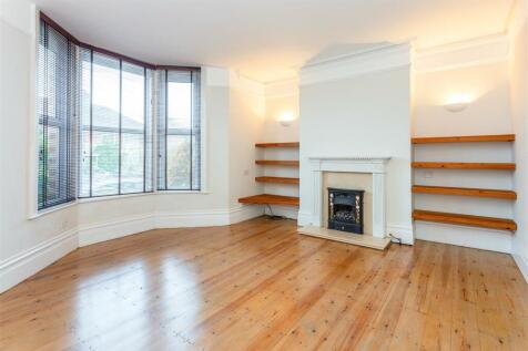 Living Room1.jpg