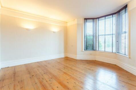 Living Room2.jpg