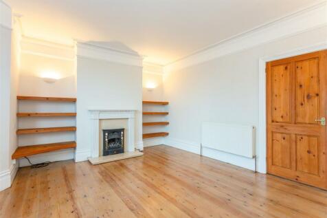 Living Room3.jpg
