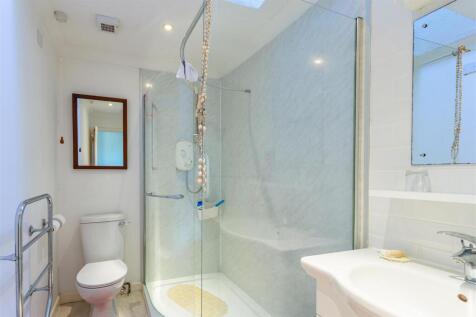 Shower Room.jpg