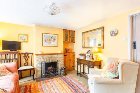 Living Room2.jpg