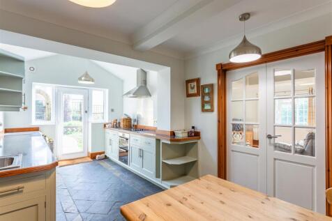 Kitchen1.jpg