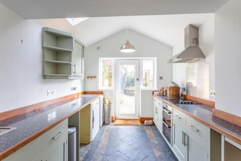 Kitchen3.jpg