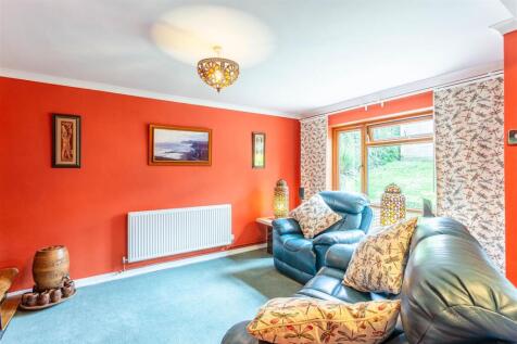 Living Room1.jpg
