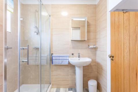 Bathroom2.jpg