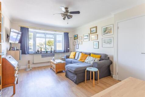 Living Room3.jpg