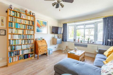 Living Room1.jpg