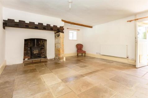 Living Room1.jpg