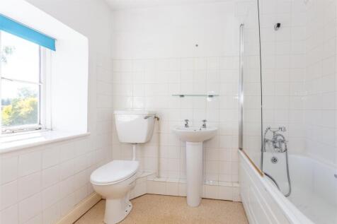 Bathroom.jpg