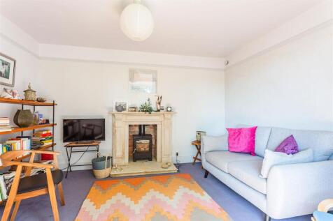 Living Room-2.jpg