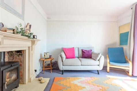 Living Room-4.jpg