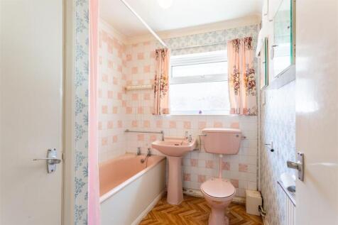 Bathroom.jpg
