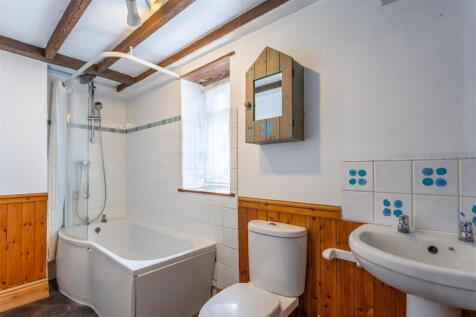 Bathroom.jpg