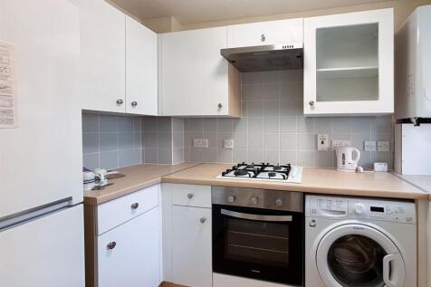 Kitchen2.JPG