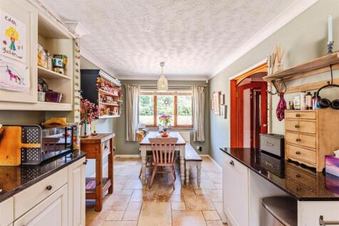 Kitchen Diner2.jpg
