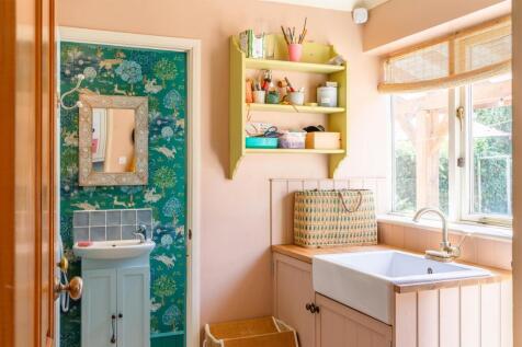 Utility Cloakroom.jpg