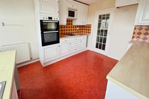 kitchen 2.jpg