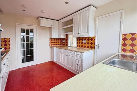 Kitchen 1.jpg