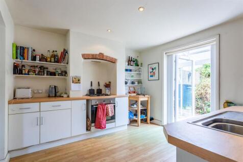 Kitchen (1).jpg