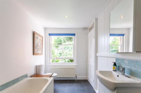 Bathroom1.jpg