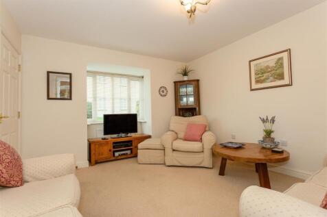 Living Room.jpg
