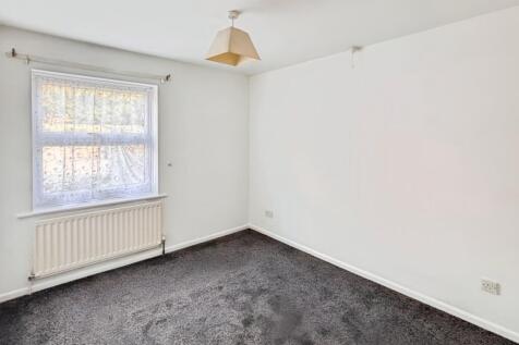 pbox-bedroom-318269.JPG