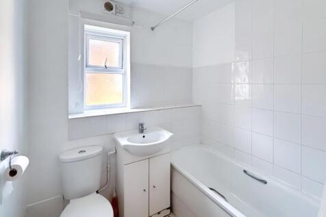 pbox-bathroom-318269.JPG