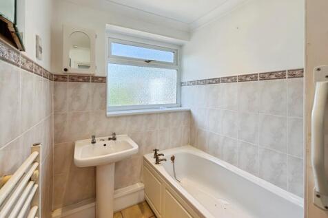 pbox-bathroom-321847.JPG