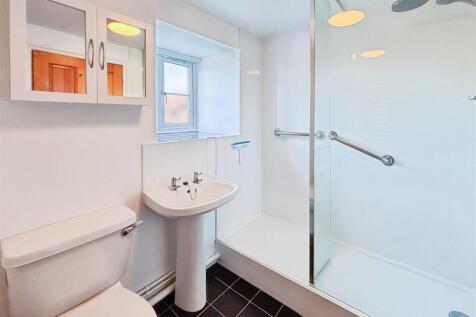 Bedroom Three En Suite.jpg