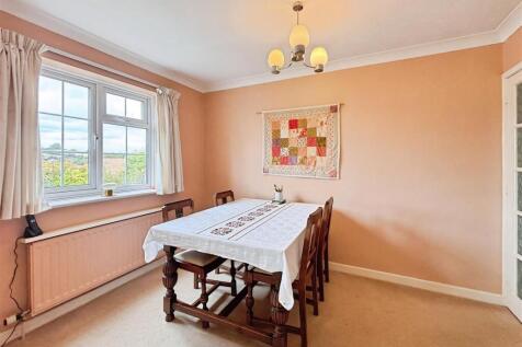Dining Room.JPG