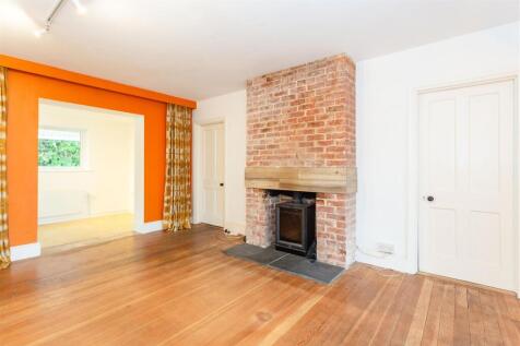 Living Room3.jpg