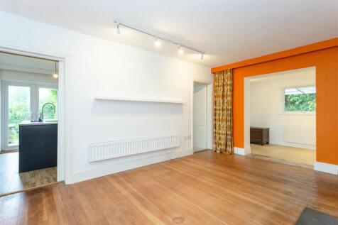 Living Room2.jpg