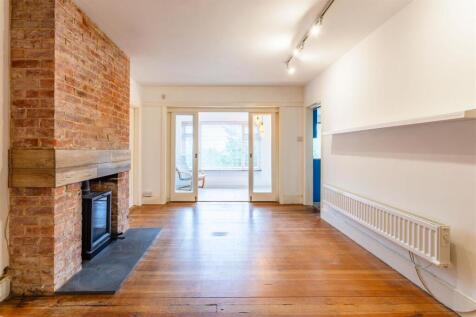 Living Room1.jpg