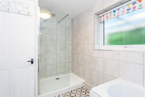 Bathroom2.jpg
