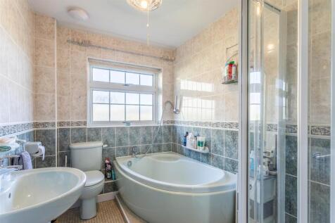Bathroom.jpg