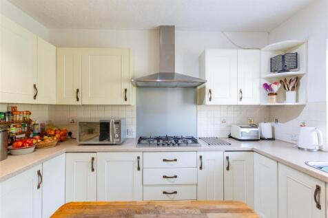 Kitchen (2).jpg