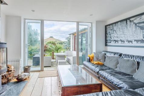 Living Room.jpg