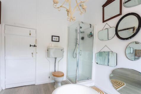 Bathroom (3).jpg