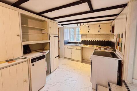 Kitchen (1).jpg