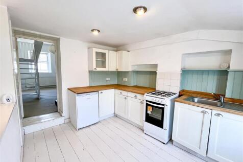 Kitchen.JPG