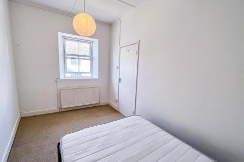 Bedroom.JPG