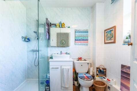 Bathroom.jpg
